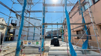 【前面道路含む現地写真】 | 足立区青井6丁目新築戸建て【全2棟】 | 前面4.0ｍの南西道路！