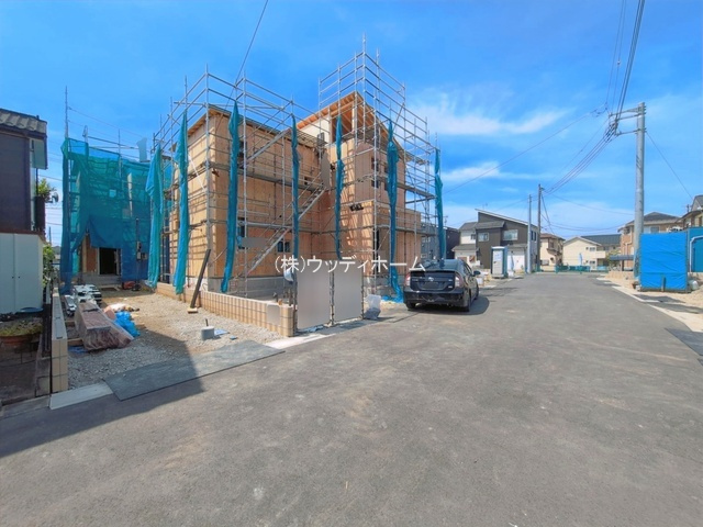 春日部市粕壁東10期　新築一戸建て　6号棟の前面道路含む現地写真