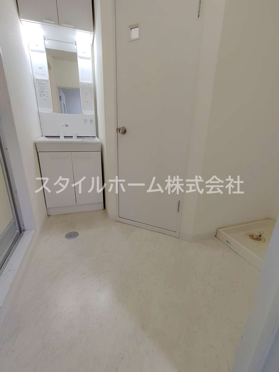 パークハイツ宮下の居間・リビング|別部屋写真です。