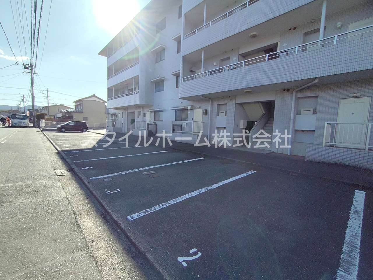 パークハイツ宮下の駐車場