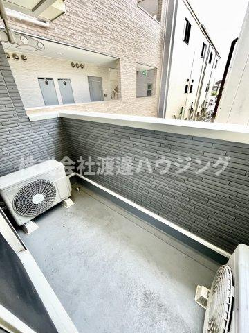 クレセントコートのバルコニー