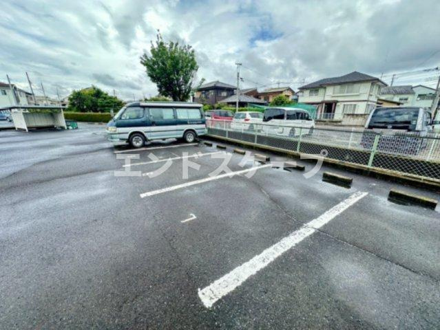 ヒロパレスの駐車場|高崎、前橋のお部屋探しはエンドスケープまで！お客様の理想お聞かせ下さい♪