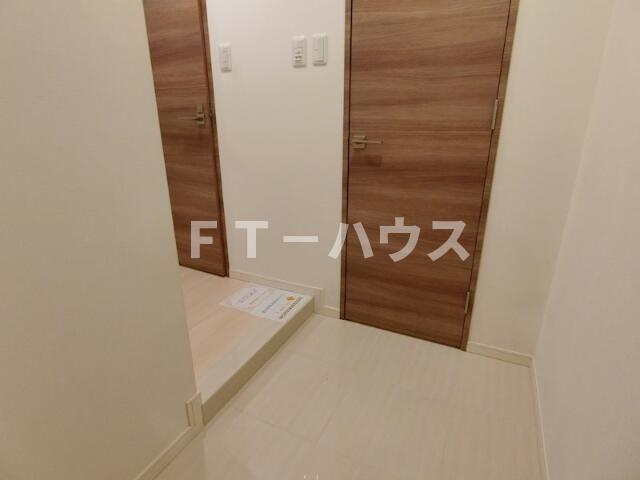 エクセレントシティ南行徳駅前の玄関