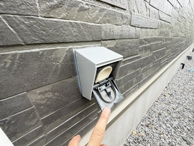 糸満市座波　第3（全4棟）1・2号棟の設備|1号棟　EV車充電設備♪