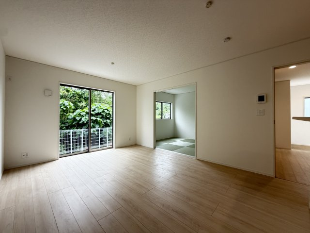 糸満市座波　第3（全4棟）1・2号棟の居間・リビング|1号棟　LDK15帖♪