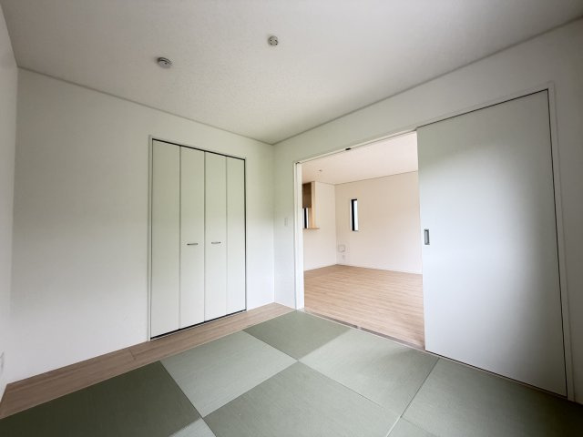糸満市座波　第3（全4棟）1・2号棟の和室|1号棟　和洋室5.2帖＋収納付き♪