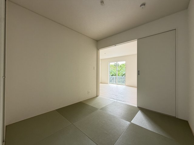 糸満市座波　第3（全4棟）1・2・4号棟の和室|4号棟　和洋室5.2帖＋収納付き♪