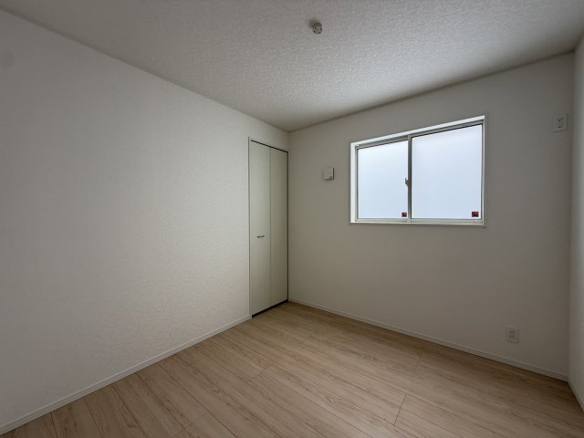糸満市座波　第3（全4棟）1・2・4号棟の洋室|4号棟　洋室4.5帖＋CL付き♪