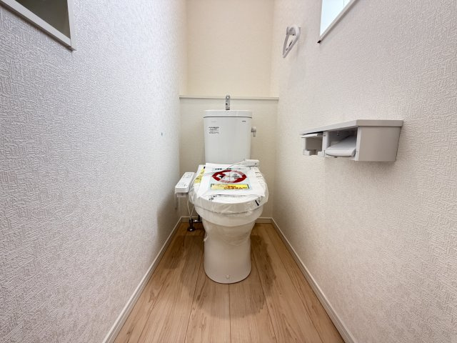 糸満市座波　第3（全4棟）1・2・4号棟のトイレ|4号棟　温水洗浄便座♪