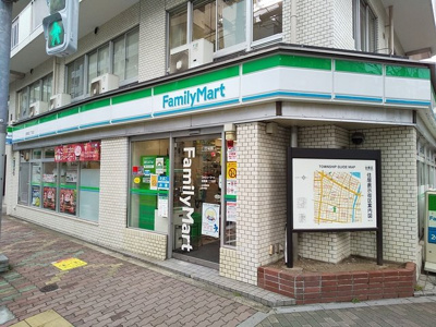 ファミリーマート浅草橋二丁目店まで20ｍ