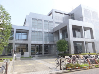 海老名市立中央図書館まで800ｍ
