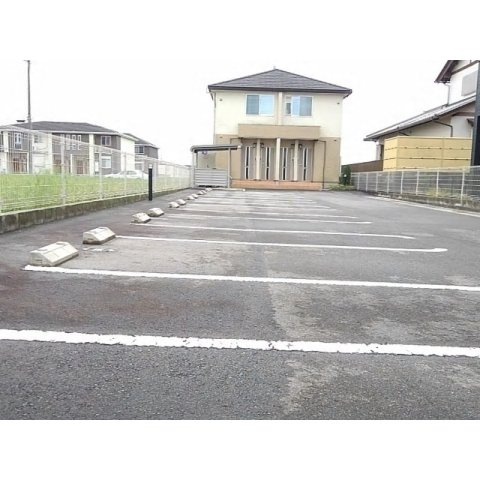 アウローラＣの駐車場