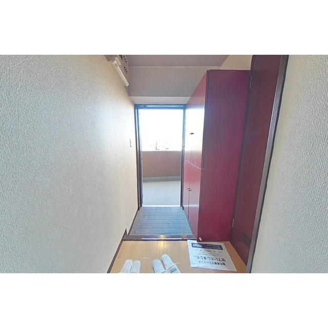 岐阜市早田東町８丁目のアパートの玄関