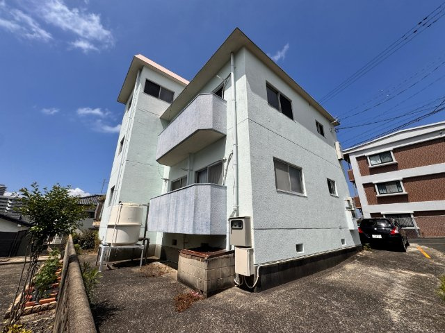 天神スカイハイツの駐車場
