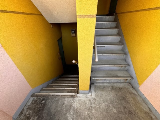 天神スカイハイツのエントランス