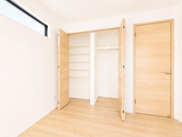川崎市中原区上平間の新築一戸建の収納|これだけ収納があると助かりますね！
お荷物の多いご家族も安心です！