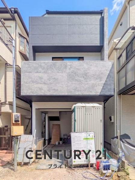 川崎市中原区上平間の新築一戸建の外観：施工例|同じ施工会社が建築した施工例です。
同仕様物件のご案内もさせていただきます。
※外壁・屋根・玄関等の色合いや形状は違います。