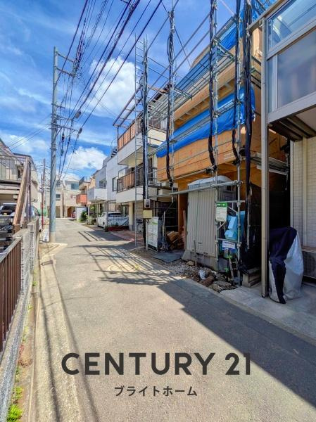 川崎市中原区上平間の新築一戸建の前面道路含む現地写真|現在建築中の為、同仕様物件のご案内をさせて頂きます。
お車でご自宅まで送迎承ります。