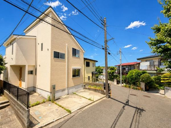 横浜市磯子区杉田８丁目の中古一戸建の前面道路含む現地写真|閑静な住宅街につき住環境良好です♪
お気軽にお問い合わせください。
