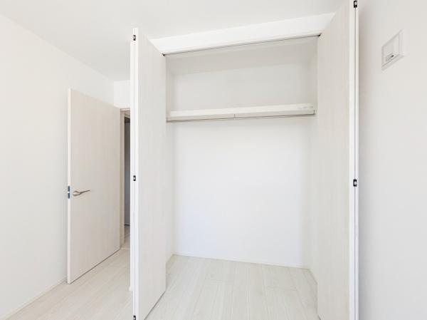 川崎市宮前区けやき平の新築一戸建の収納|これだけ収納があると助かりますね！
お荷物の多いご家族も安心です！