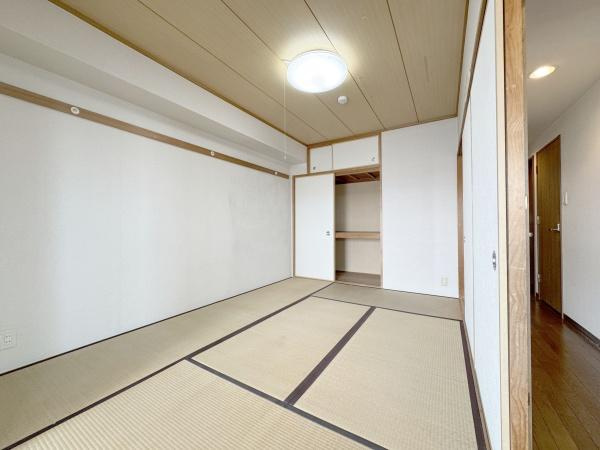 【和室】 | パレス泉北深井 | 和室は汎用性が高く様々な使い方ができます♪
収納スペース付きでお部屋もスッキリ片付きますね！