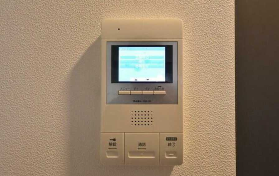 アパートメントクロ三軒茶屋　家具家電付きに変更可　築浅　礼金0のセキュリティ