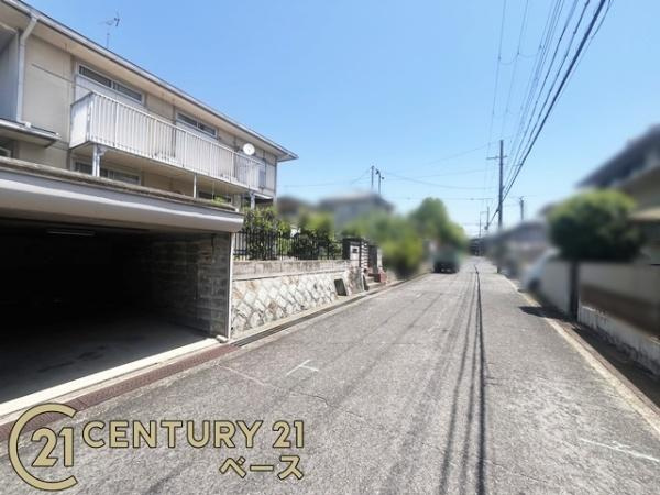 北葛城郡上牧町桜ケ丘１丁目の売地の前面道路含む現地写真|■現地撮影写真■前面道路６ｍと広々開放的！