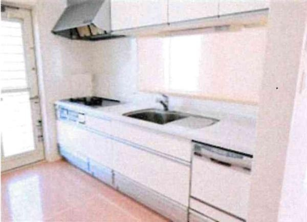 岡崎市上地1丁目・中古戸建のキッチン|システムキッチン。収納豊富！