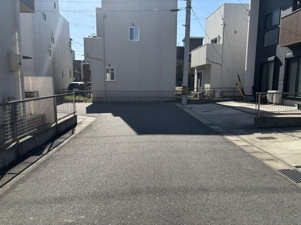 岡崎市丸山町・中古戸建の前面道路含む現地写真|前面道路です。