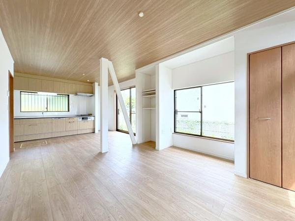 横浜市都筑区牛久保東２丁目の中古一戸建の居間・リビング