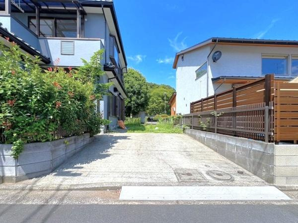 横浜市都筑区牛久保東２丁目の中古一戸建の駐車場