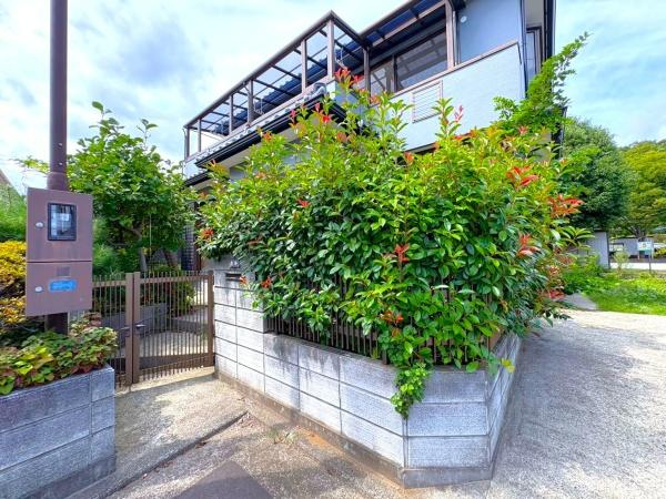 横浜市都筑区牛久保東２丁目の中古一戸建の玄関