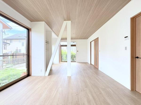 横浜市都筑区牛久保東２丁目の中古一戸建の居間・リビング