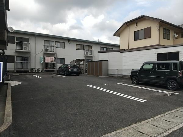 【駐車場】