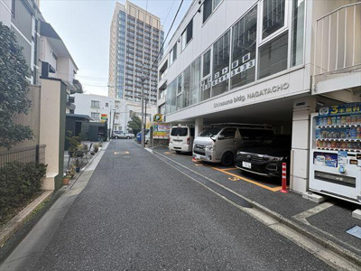 【駐車場】 | Ｓｈｉｒａｓｕｎａ　ｂｌｄｇ．ＮＡＧＡＴＡＣＨＯ（白砂ビル）