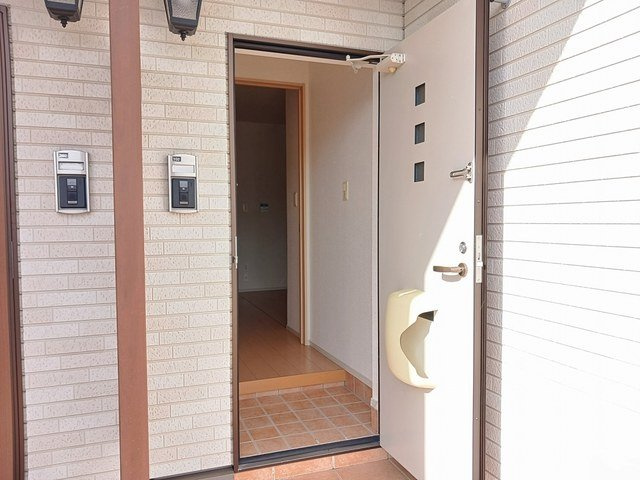 ヴァンヴェ－ル吉野Ⅱの玄関