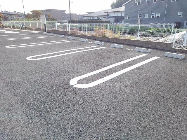 セル・フォンテーヌⅢの駐車場