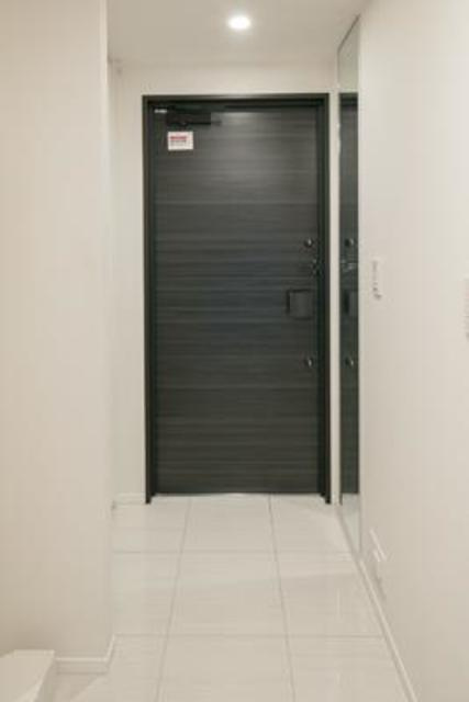 パークアクシス赤坂見附の玄関|※写真は同タイプ住戸です。