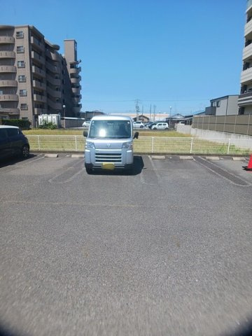 トゥー・ル・モンド　Ⅱの駐車場