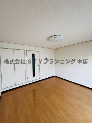 シェ・モア平針の洋室