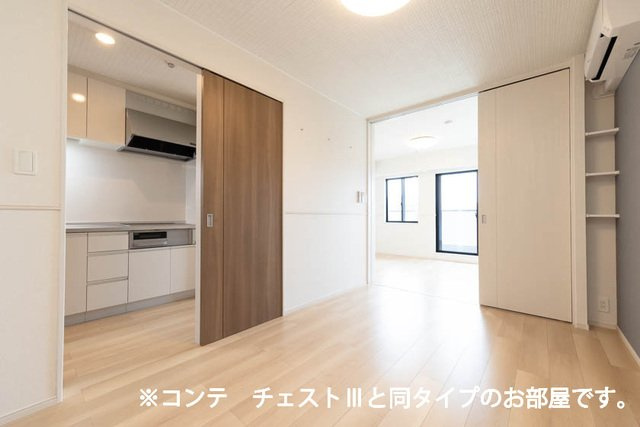 ヒカルサ東加古川の居間・リビング