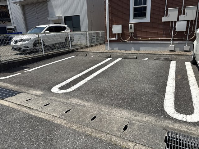 ソレアードⅢの駐車場