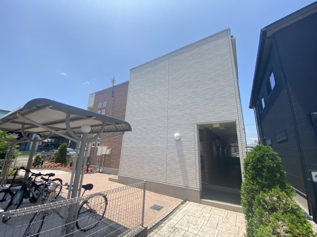プラシード三宅の外観