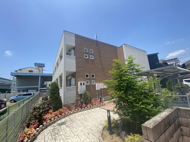 プラシード三宅