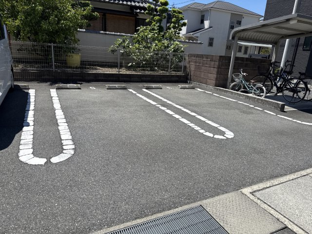 ボニートⅡの駐車場