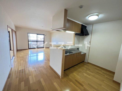 【居間・リビング】 | リファインドF | 別部屋写真