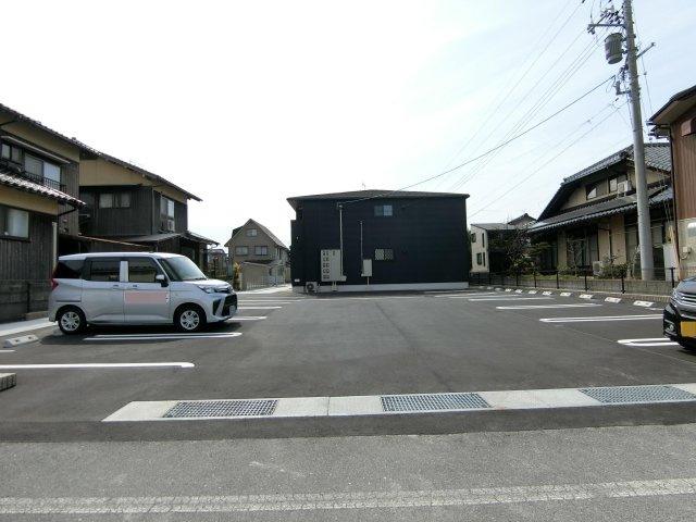 フォレストパレスの駐車場