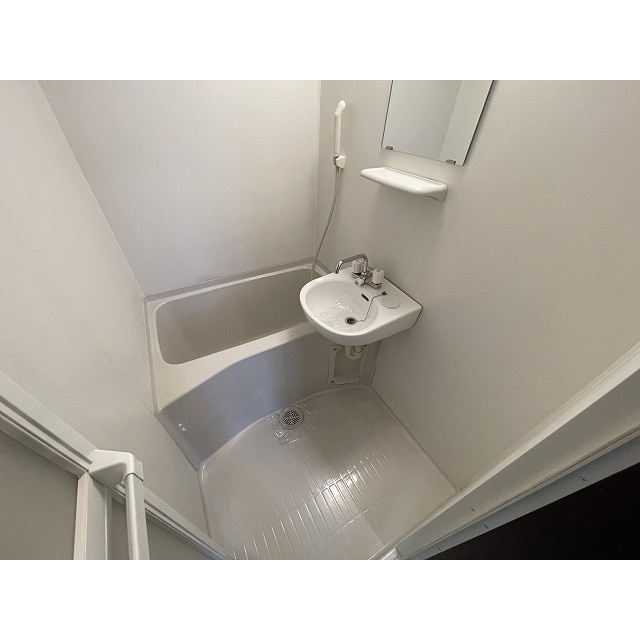 アイ・メゾン南太田の浴室|ユニットバス(トイレ別)