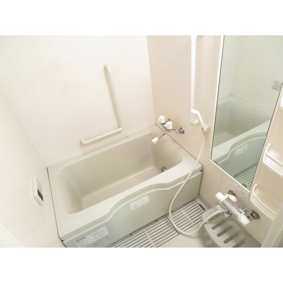 シャンテメゾン田仲の浴室|コンパクトで使いやすいお風呂です