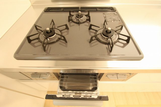 高知市針木東町　第1　１号棟　新築戸建　(全2区画)のキッチン|３口コンロ＆グリル